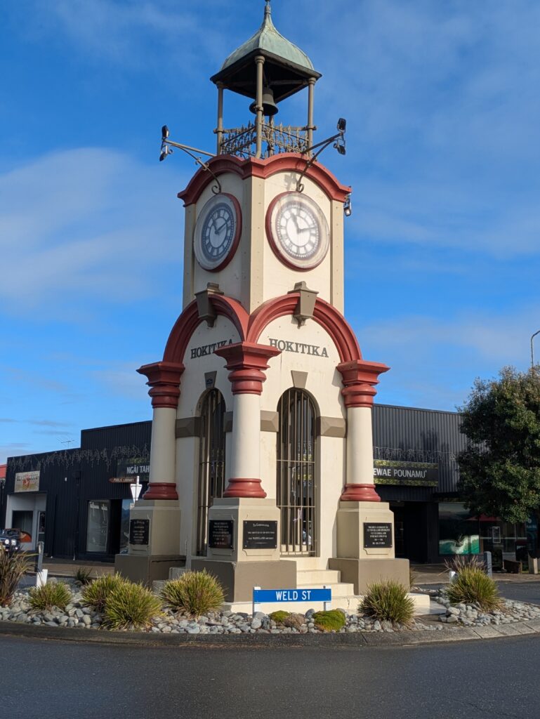 Hokitika monument